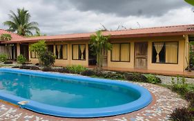 Cocodrilo Hotel, Bar Y Restaurante